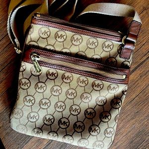 Michael Kors Cross Body Bag